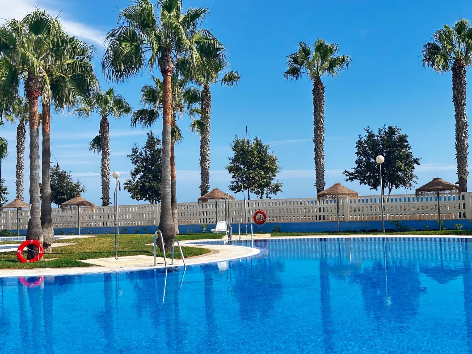 Luxurious Spacious Three Bedroom Apartment On Beachfront ألميريمار المظهر الخارجي الصورة